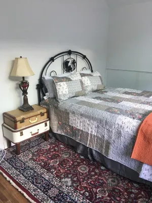 views! Location! Historic 2BR/1BA loft with Views-Downtown Telegraph House