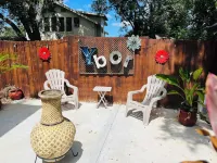 8 Guest king bed, Cowboy pool BBQ, Fire Pit, House Hotels near Value Pawn & Jewelry