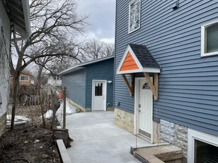 Upscale King Suite—Steps from Mayo Clinic Hospital Отели рядом с достопримечательностью «Каскейд Медоу Уэтлендс»