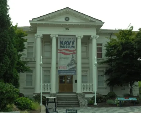 End of the Point - Main House    - - Book Now for the 2026 World Cup - - โรงแรมในเบรเมอร์ตัน