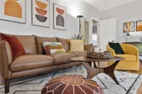 Peaceful 1st Floor Apt. with Soaking Bathtub