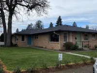 The 3 Oaks @ 1133 17th SE Salem by Salemstays.com Hotels near Willamette University