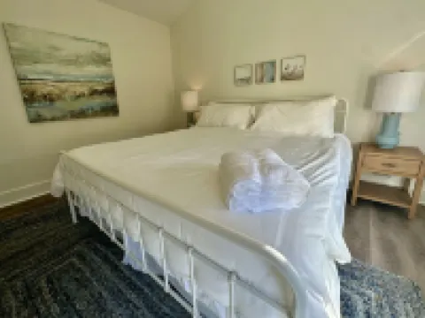 Coastal Charm - Bluffton Retreat Hotels in Bluffton
