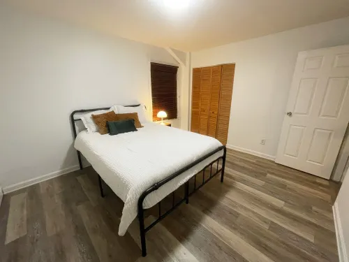Charming 1BR Oasis with Private Backyard - Near Parks, Golf & NYC Access!
