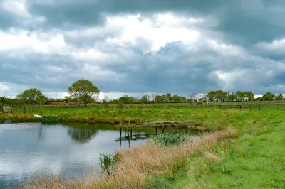 Derecroft Glamping Luxury Lodgepods with Jacuzzi Hot Tub Hotels near Bargain Booze Plus