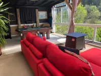 RIVERFRONT, KAYAKS, DOCK, YARD, VIEW,  HOT TUB, POOL TABLE, BBQ, 5 STAR