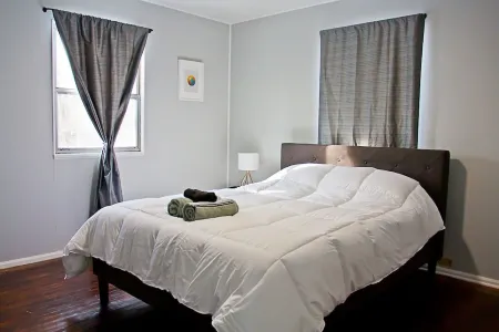 ‼️Cute Modern Cottage 3 min from Purdue Campus! ‼️ Отели рядом с достопримечательностью «Университет Пердью в Департмент оф Фисикс энд Астрономи»