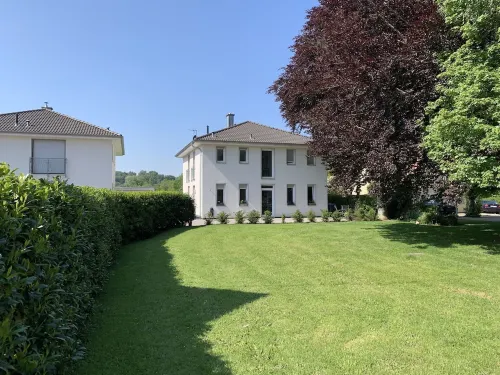 Central in the middle of the village and yet on the outskirts. Unique country view Hotels in Deggenhausertal