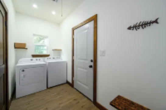 Orange Door Oasis -Gorgeous 3BR/BA Lake House