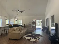 Cottage near Elijah State Park, Savannah Lakes Village, Baker and Hickory Knob.