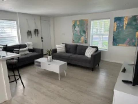 2-bedroom apartment just 4 minutes drive to Gladys Porter Zoo