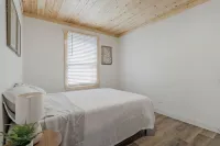 Completely renovated 2 bedroom apartment in quaint Celina