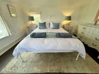 Cosy Coastal 2-Bedroom Cottage with Hot Tub & Log Burner