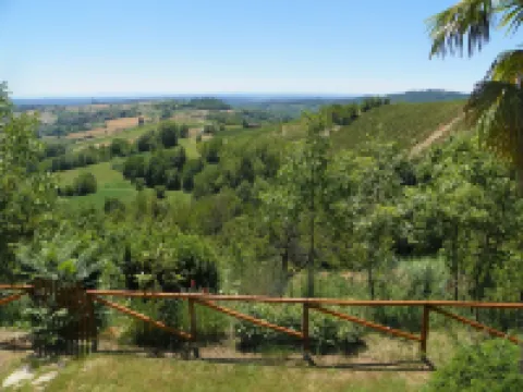 Cocconato: detached house with private garden and views Hotels in Cocconato