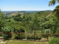 Cocconato: detached house with private garden and views