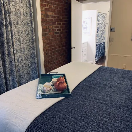 Tanglewood Farm -Horse & Hound Suite 1 Br/2BA Private Apt on Horse Farm