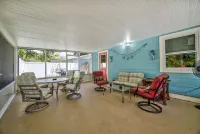 Jason's Beach House, Steps from Gulfport Beach, FL