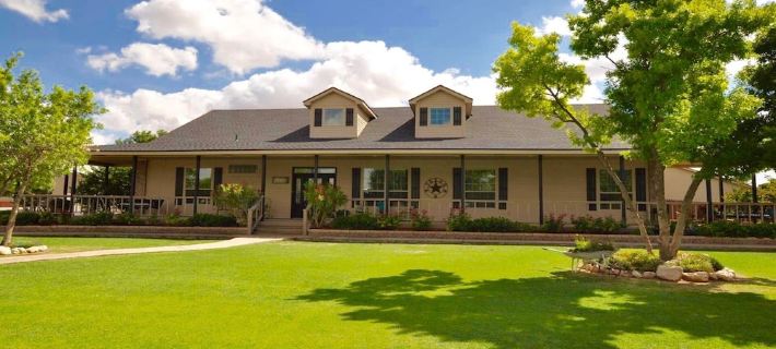 Luxury Living in a Country Setting and Minutes to Lubbock! Hotels in Lubbock County
