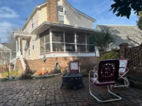 Circa 1810 Home - Downtown New Bern Historic District - 2 BRs with King Beds