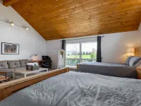 Dancing Horse Farm in Windham: Spectacular 9 Bedroom Home, 30 Acres,  Ski Lodge Hotels in Windham