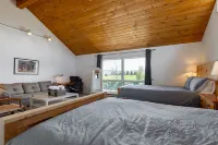 Dancing Horse Farm in Windham: Spectacular 9 Bedroom Home, 30 Acres,  Ski Lodge