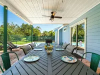 Jupiter Palm Oasis! Lakefront Pool Home w/ Game Room, BBQ, Beach Chairs, Coffee! 朱庇特住宿飯店