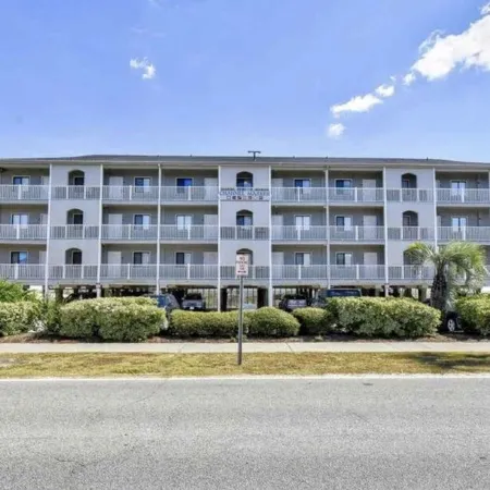 Beachfront Oceanside Condo. Incredible view: Channel Marker