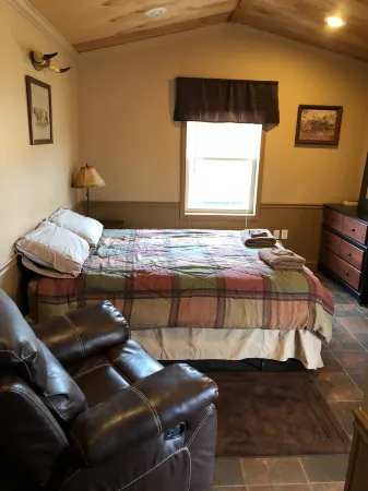 Kara Creek Ranch - Double Bed Cabin with Kitchen #7