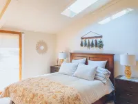 Red rock views ♦ Private access to the forestry ♦ The perfect romantic escape