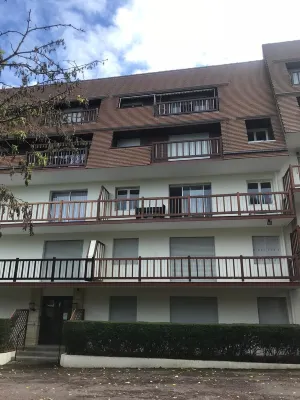 150 m from the beautiful beach, 2 rooms 4 persons, large balcony, Wi-Fi Hotels near Normandie Golf