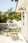 Siesta Beach Cottage 3 Bedroom 2 Bath - Walk to Beach and Private Fishing Dock