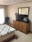 *Waterfront House on Lake Norman, Pool & Private Dock, Sleeps 1