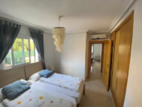 Townhouse with communal pool and jacuzzi, located a few meters from the beach.