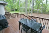 Beautiful 3 BD/2 BA Home with Ping-Pong, Arcade, Grill, and 2 Dining Rooms Hotels in Irmo