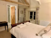 Luxury  Cottage in exceptional private grounds with private gym, table tennis