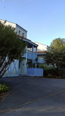 "appartement Confortable Rénové Dans Résidence Proche de L'océan et du Golf