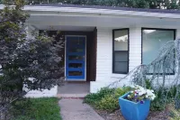 New listing!  3-bedroom, 2-bath house less than 1 mile to OU Football stadium Hotels near The University of Oklahoma