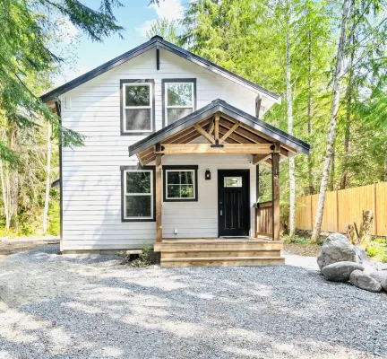 White Rainier- HotTub+2BR+Loft/2BTH+AC+Wi-Fi