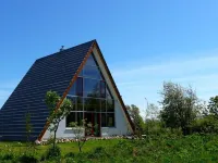 Finnhaus 200m from the Baltic Sea Coast, Sea View to Hiddensee + Moen, Free Wlan Hotels in Dranske