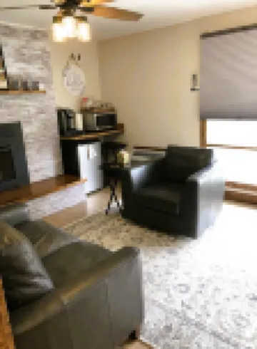 Cozy spacious king bed suite, In the heart of Historic Helena, Montana!