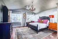 Elegant Lake Retreat