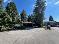 Newly Renovated, AC, Walkable, Central Downtown Bothell ボセルのホテル