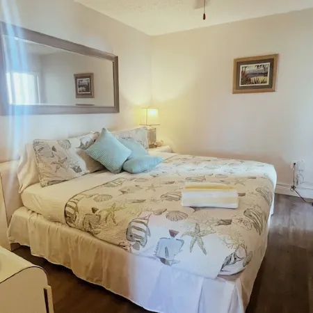 Bay View Condo, Minutes to Top Beach in the US