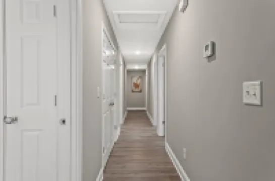 Bourbon Chaser- Horse Park 12min, Ark 30min, Hot Tub, 4 Bedrooms, Walk Downtown