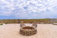 Ocean Front home, Private Beach , 5 Bedrooms, 4 full baths, sleeps 14