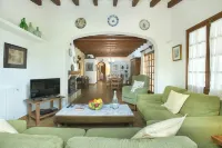 3 Bedrooms, 2 bathrooms, enbeded into the natural mediterranean surrounding.