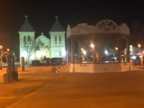 Charming Casita in historic Town of Mesilla,  NM  2392 Calle de Parian โรงแรมในMesilla