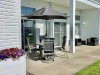 Lake Charlevoix/King/Queen/2 Bed/2 Bath Condo/Town/Beach/Pool