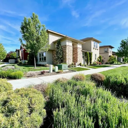 The Greenbelt Getaway- Views, Pets, Games, Fun!