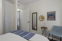 Downtown Peaceful Pearl